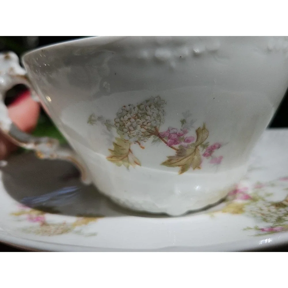 2 Tressemanes & Vogt T&V Limoges Teacup Saucer Scalloped Hydrangeas‎ Century VTG